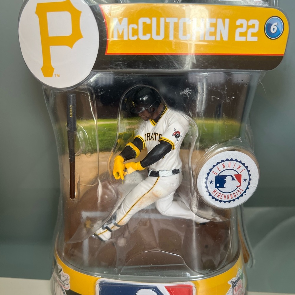 Genuine Merchandise McCutchen 22 Baseball Sculpture - Black, Yellow, White